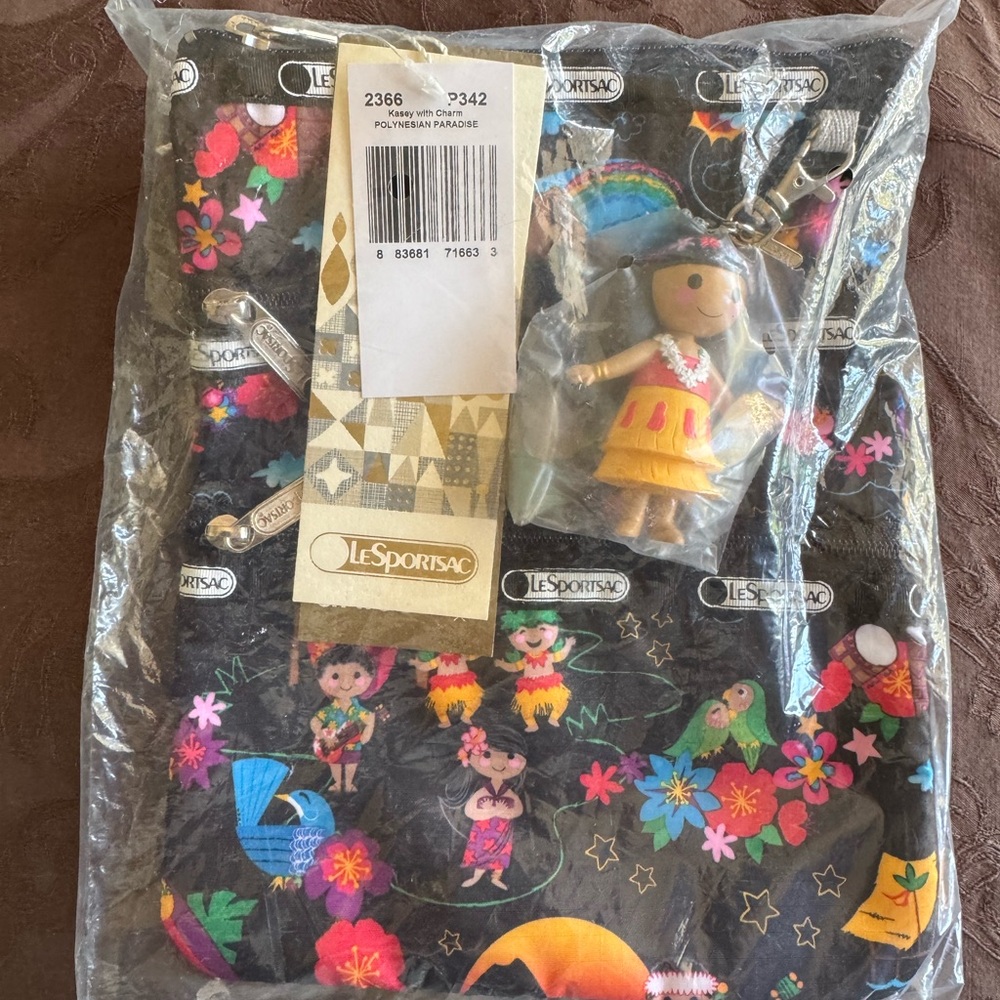 NWT LeSportsac Kasey Crossbody – Polynesian Paradise Print with Charm